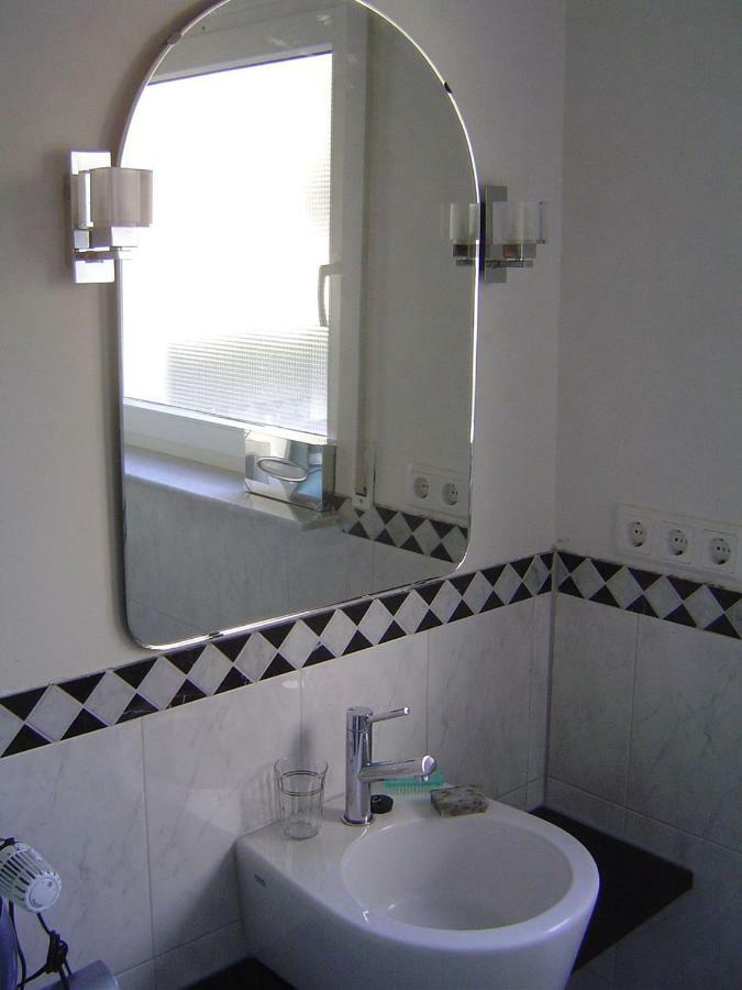Ferienwohnung In Бонн Екстер'єр фото