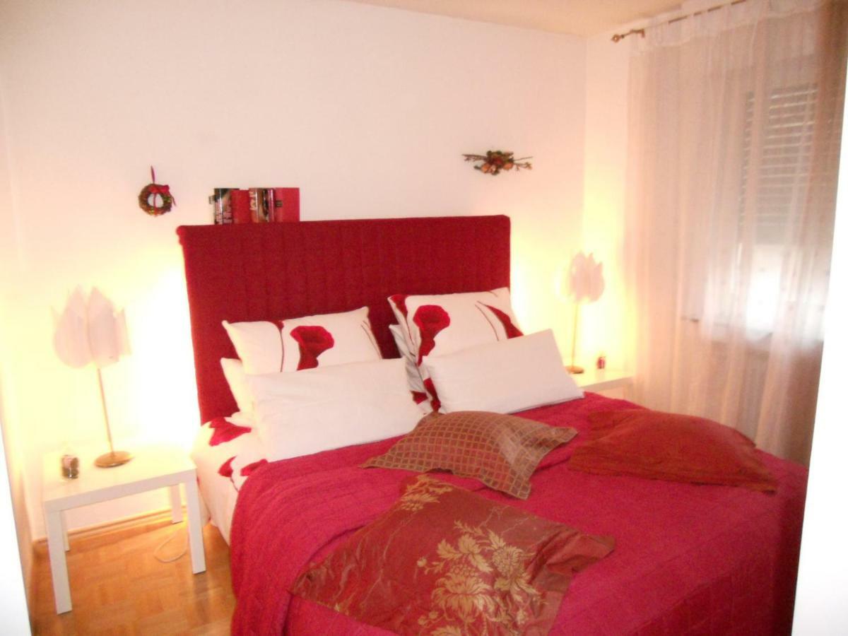 Ferienwohnung In Бонн Екстер'єр фото
