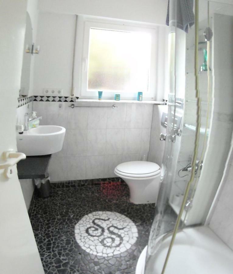 Ferienwohnung In Бонн Екстер'єр фото